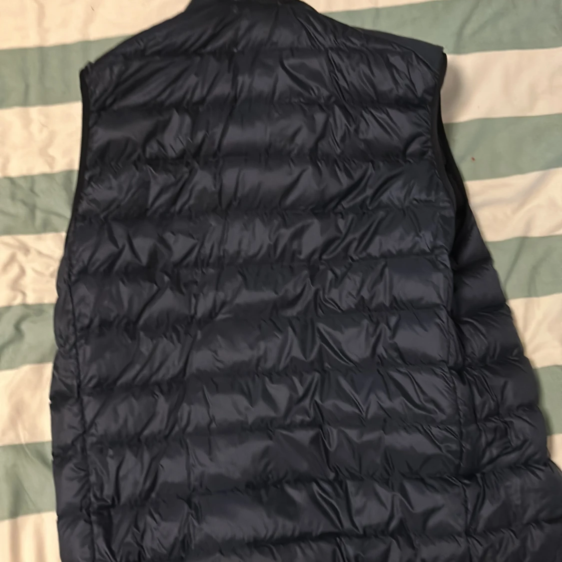 Svart dunväst från Uniqlo - 2