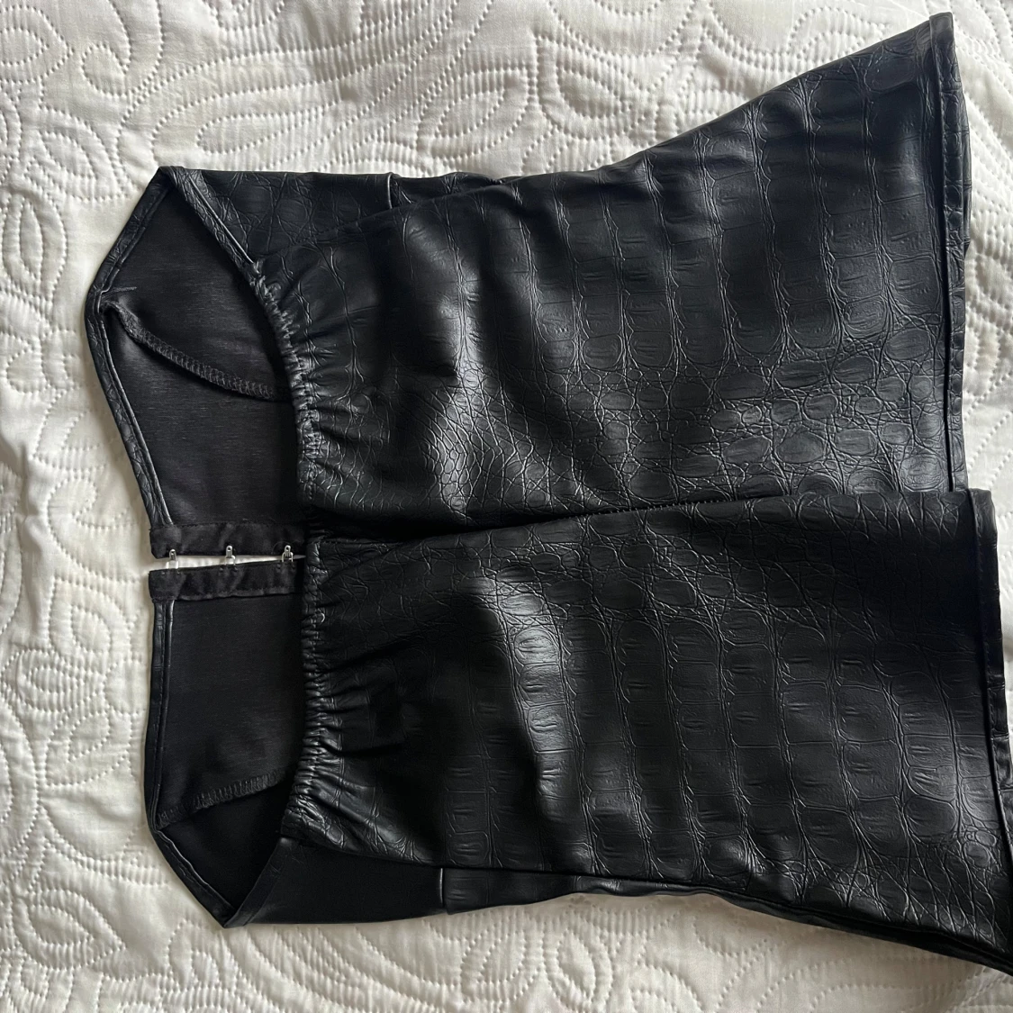 Svart korsett-topp i skinnimitation - 1