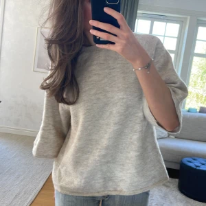 Beige stickad tröja - Mysig beige stickad tröja från Gina Tricot💗💗.