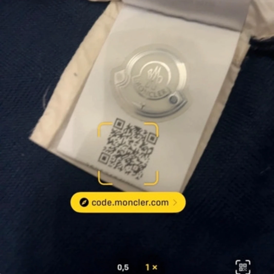 Mörkblå cardigan från Moncler med stickade ärmar - 2