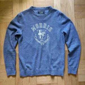 Morris Tröja - Ljusblå tröja från Morris. Fint skick. Storlek S. Hör av er ifall ni har några frågor!