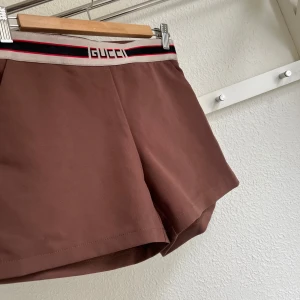 Bruna shorts  - Snygga bruna shorts med elastisk midja 🤎xs/s