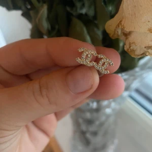 cc örhängen -  som ny,  Mycket fint skick🌸