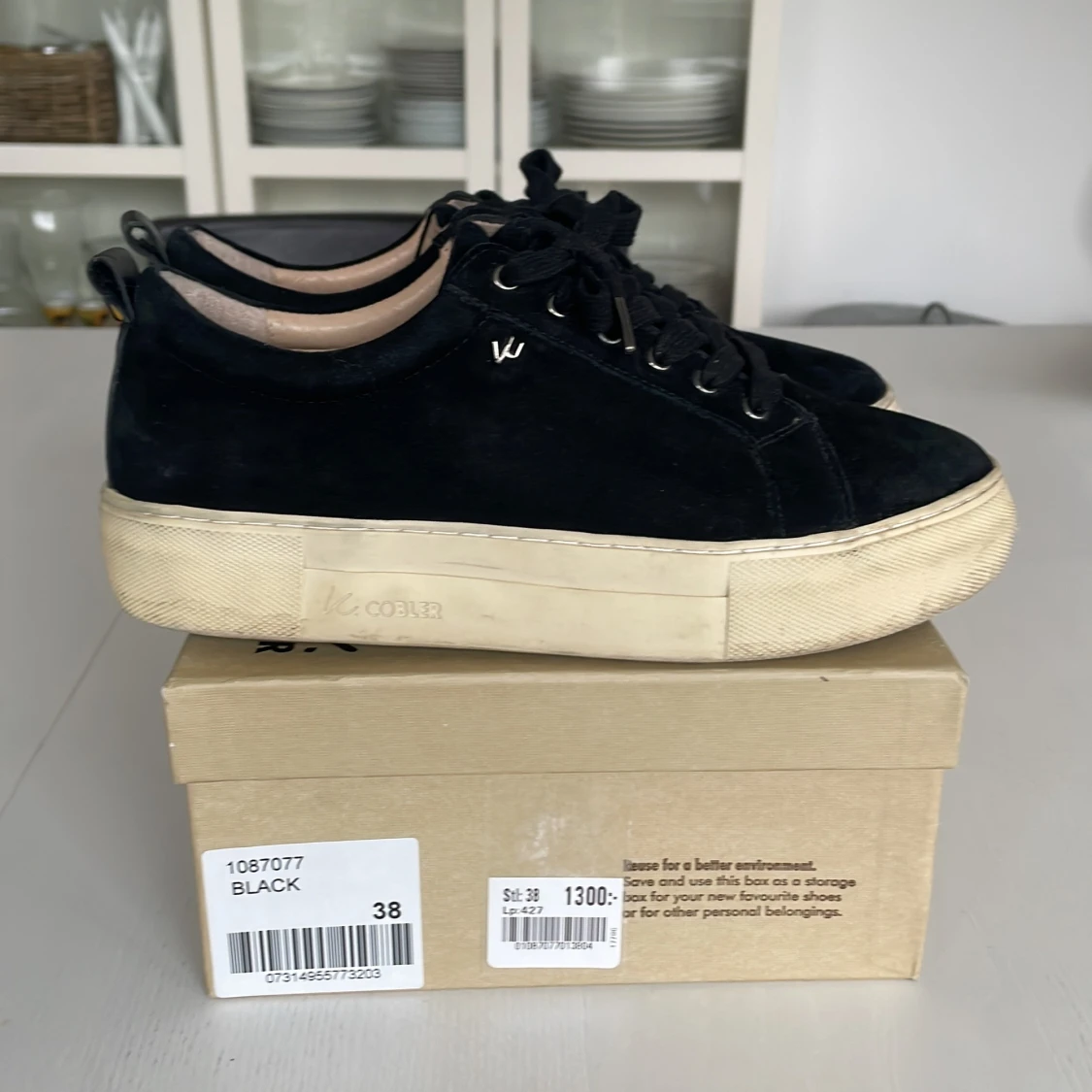 Svarta sneakers från K.Cobler - 4