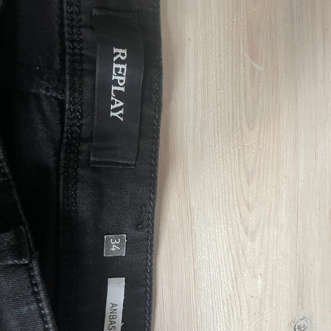 Svarta Replay Anbass jeans - 3