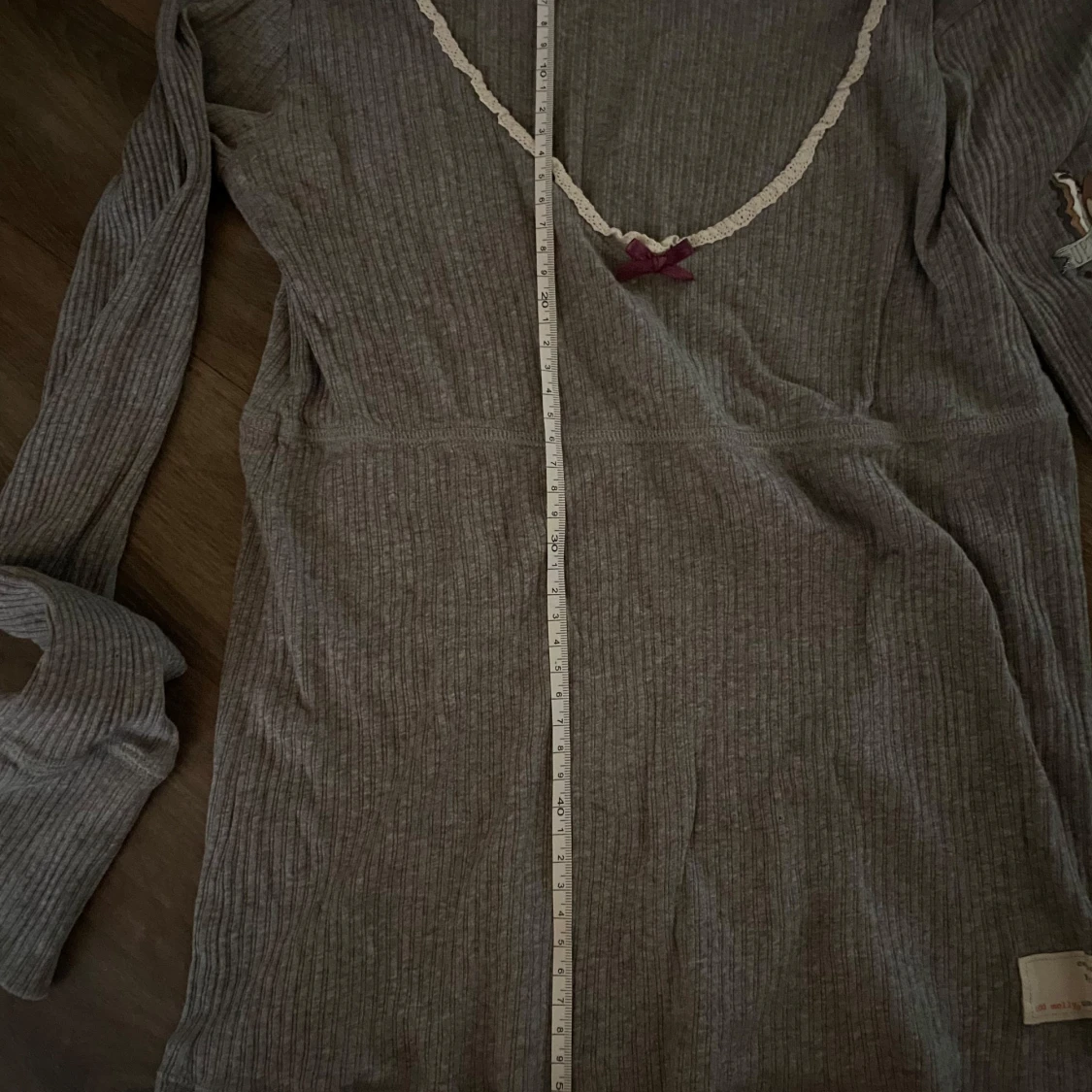 Grå ribbad långärmad tröja från Odd Molly - 2