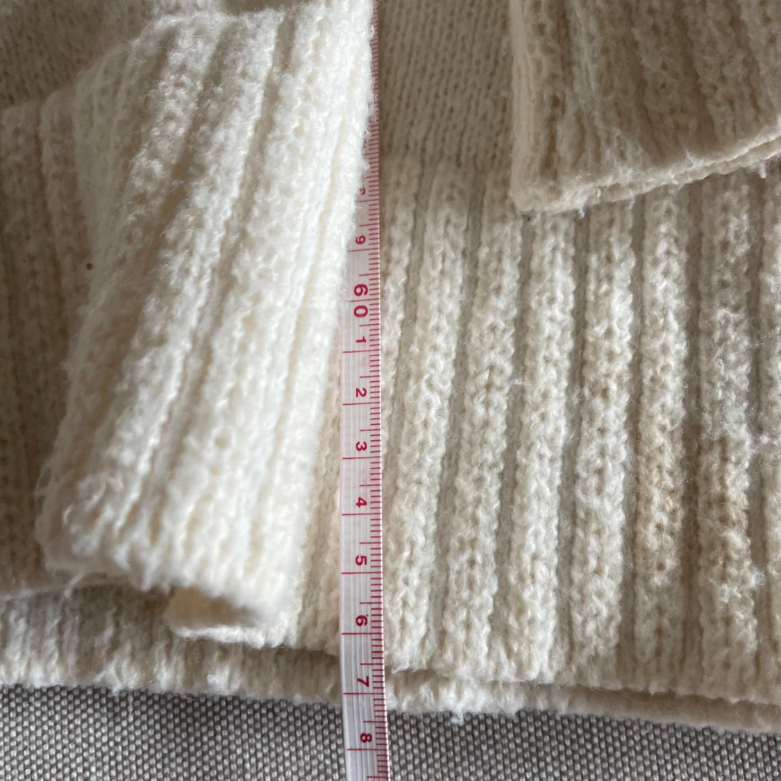 Vit stickad kofta från Twinlove - 2