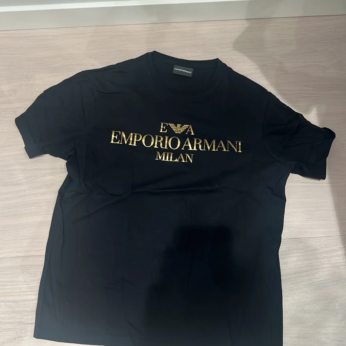 Svart t-shirt från Emporio Armani