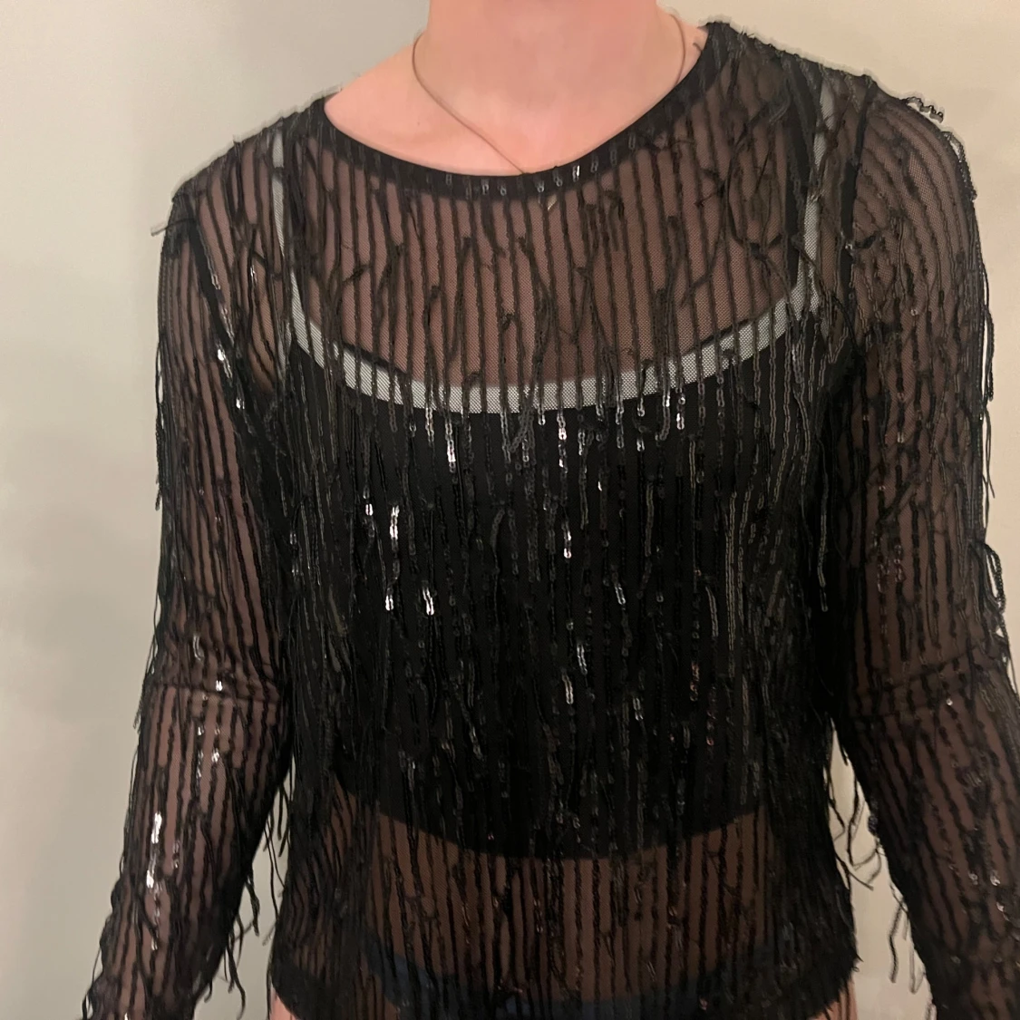 Svart transparent paljettopp