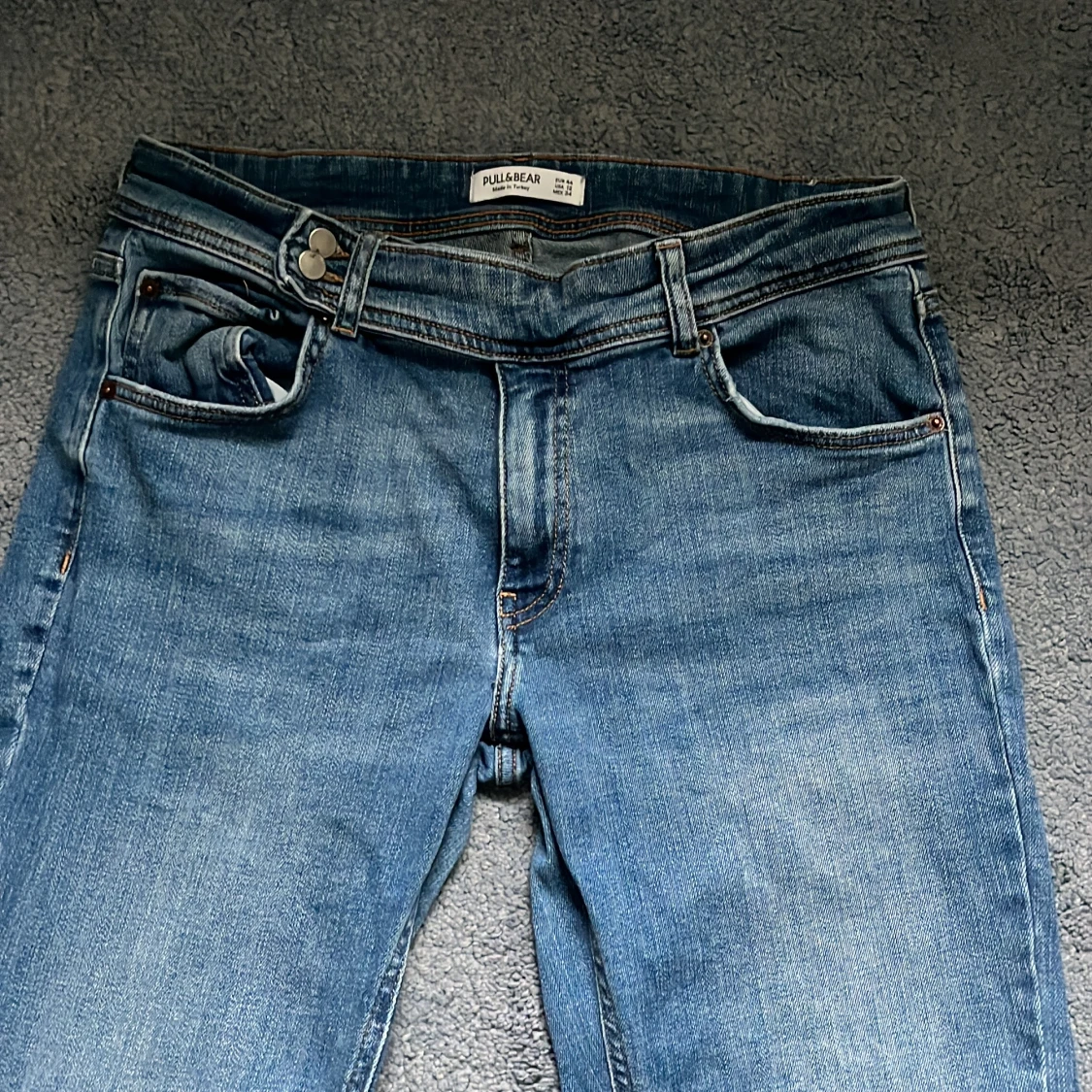 Blå bootcut jeans från Pull&Bear