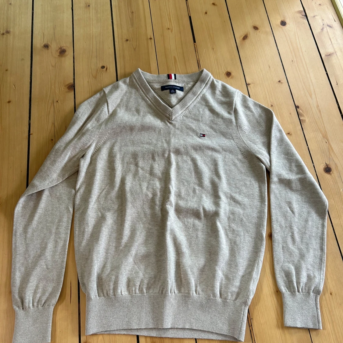Beige v-ringad tröja Tommy Hilfiger XS - 1