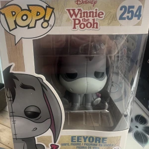 Eeyore (Disney Winnie the Pooh) Pop! Vinyl Figure #254 - Oöppnad