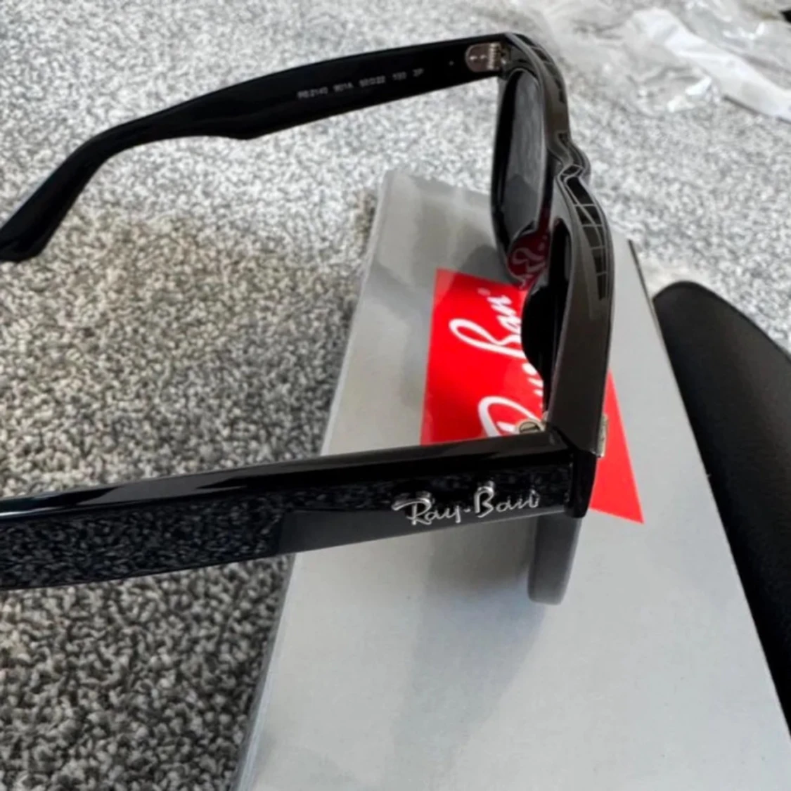 Svarta Wayfarer solglasögon från Ray-Ban - 2