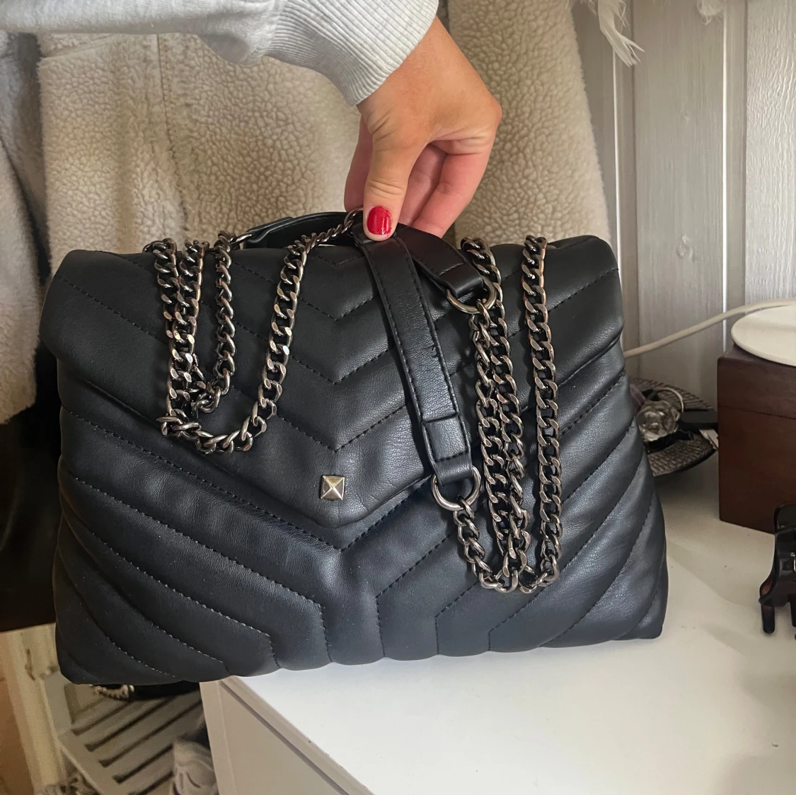 Svart axelväska - 1