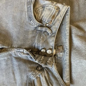 Ltb jeans - Säljer dessa sjukt snygga jeans från Ltb då de tyvärr inte passar mig. Ej använda och därför i utmärkt skick! De är i storlek 27/34. Skriv för mer info!😊💗