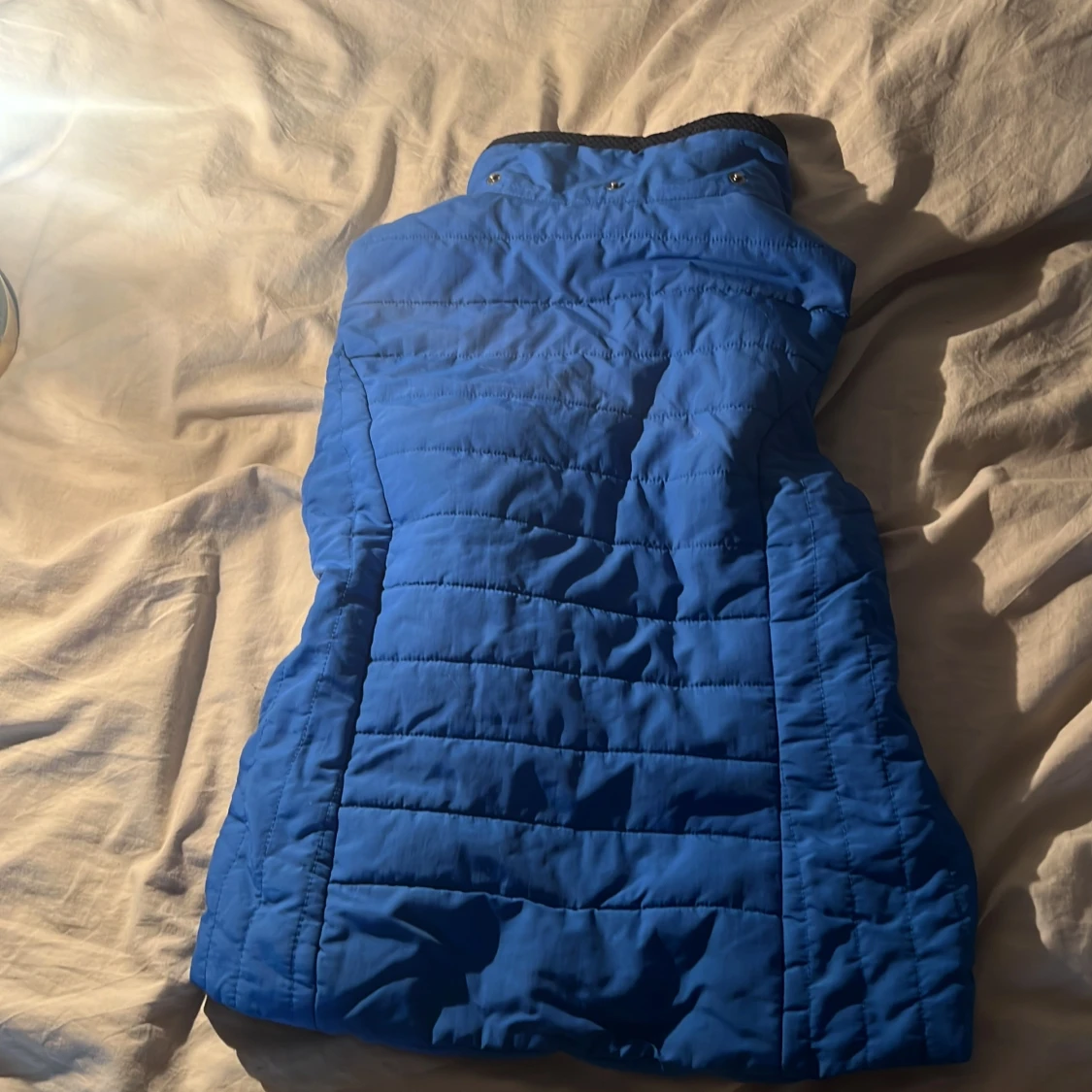 Blå quiltad dunväst från CRW - 1