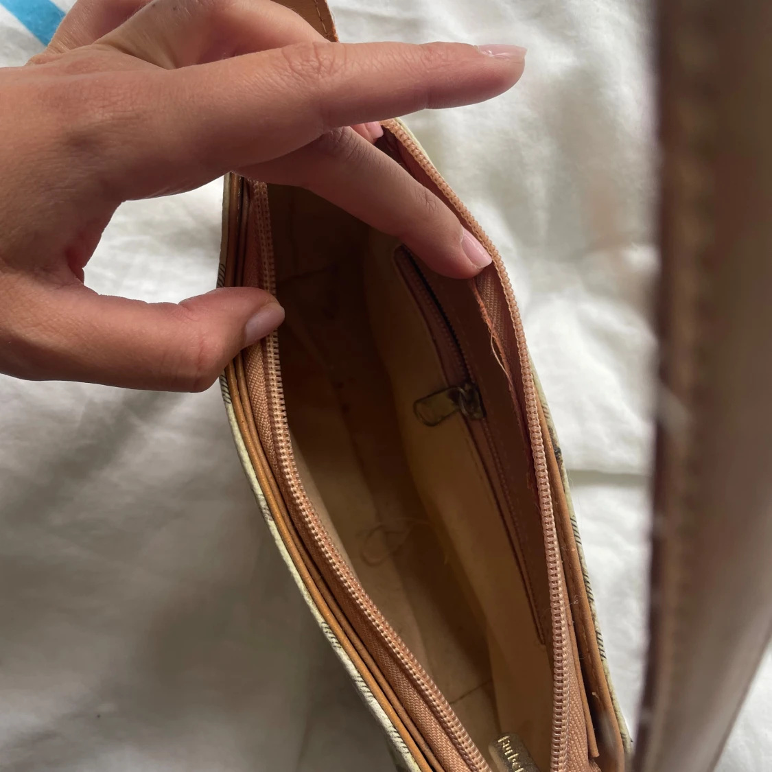 Beige axelväska - 1