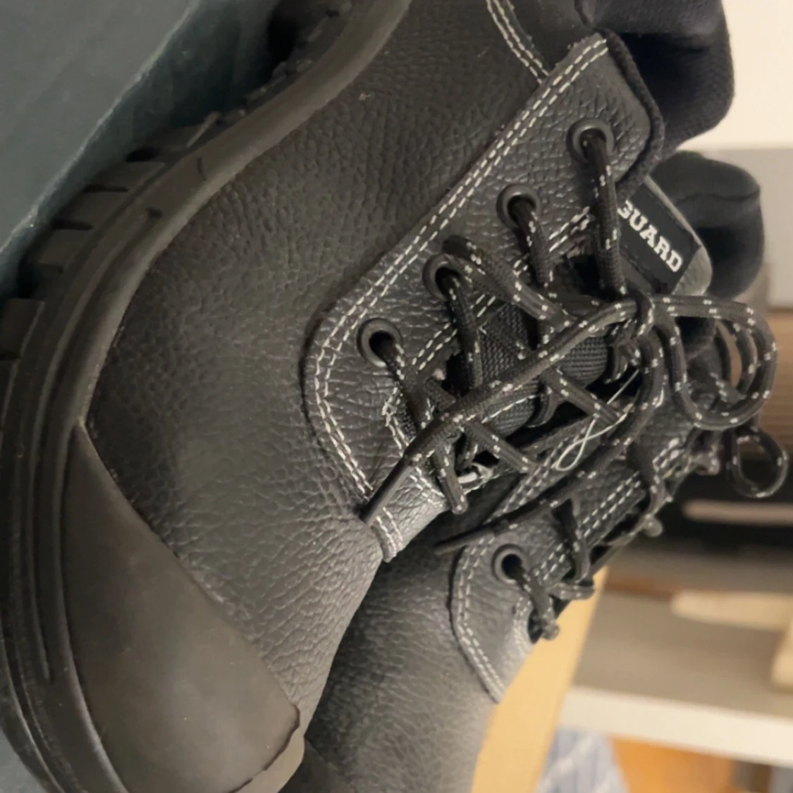 Svarta boots med snörning från Guard - 1