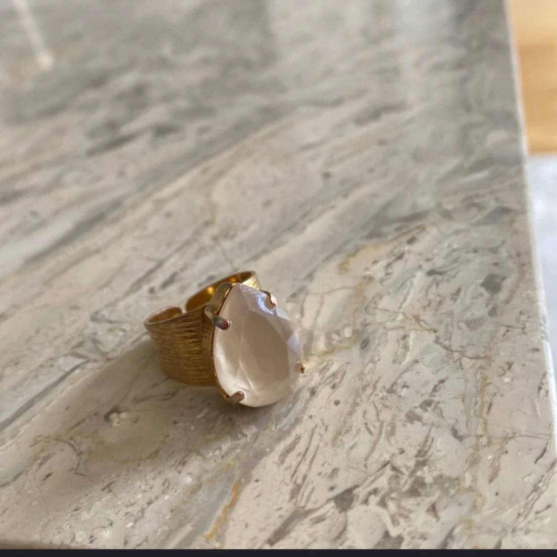 Caroline Svedbom Drop ring