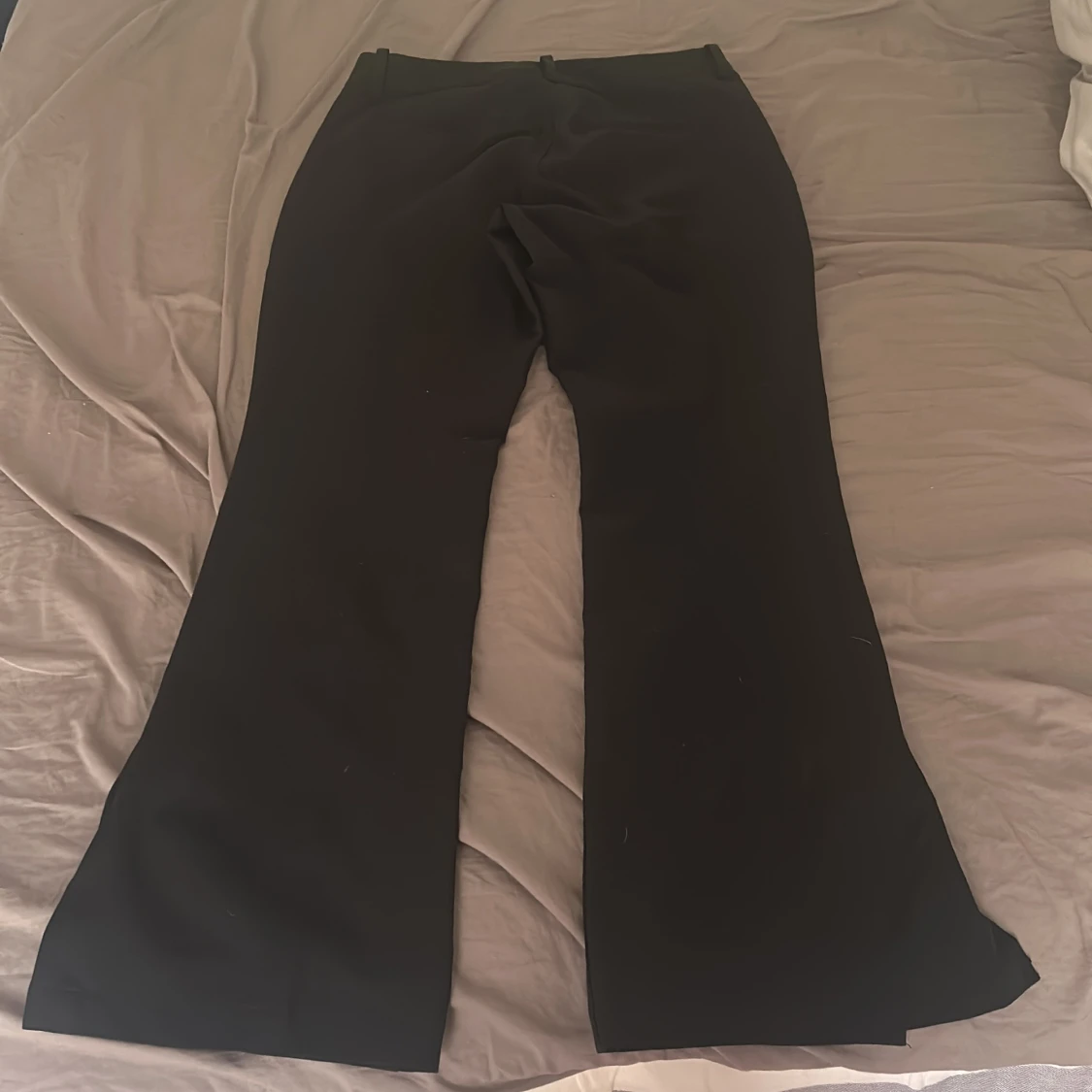 Svarta bootcut kostymbyxor - 1