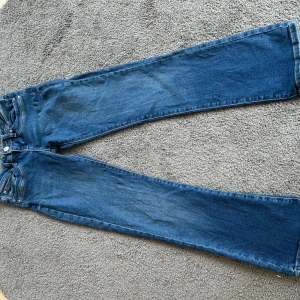 Blå ltb jeans - Blå ltb jeans i modellen ”valerie” storlek: W24, L30, säljer då de it passar mig!!