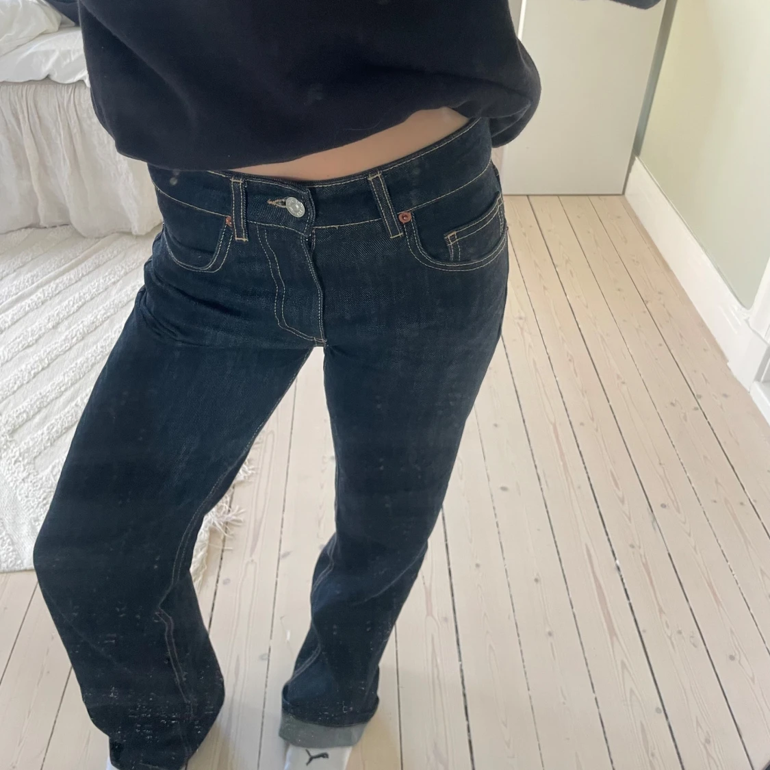 Mörkblå raka jeans från zara