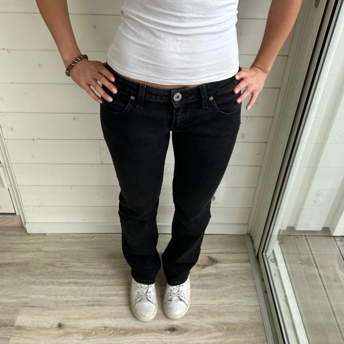 Svarta lågmidjade jeans 