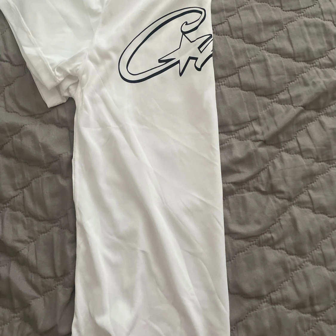 Vit t-shirt med grafiskt tryck Corteiz - 1