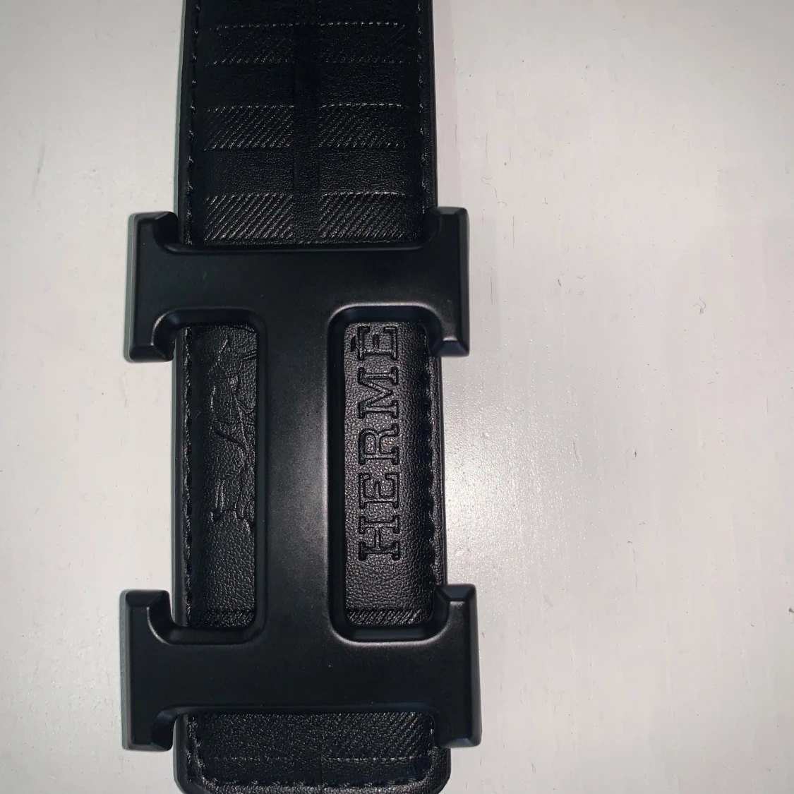 Unikt H bälte med mönster - 3