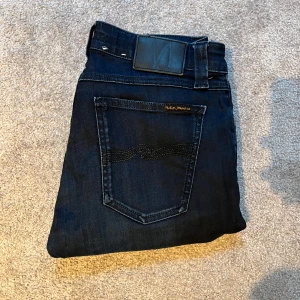 Mörkblå nudie jeans - Nudie jeans | Slim fit | Strl 29/32 | Hör av er vi frågor!