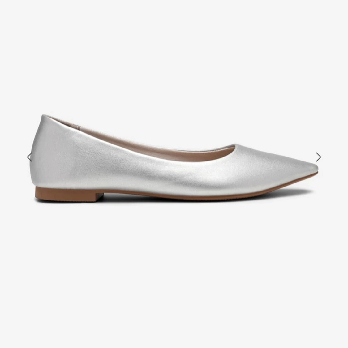 Silvriga ballerinaskor med spetsig tå