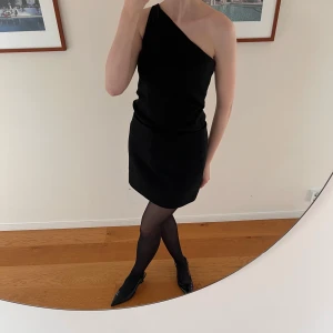 One shoulder topp - Svart one shoulder body