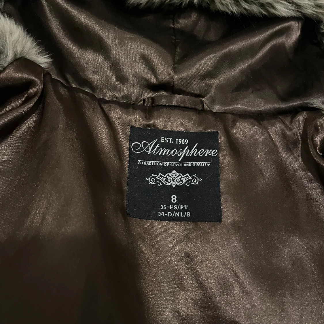 Grå pälsjacka från Atmosphere - 1