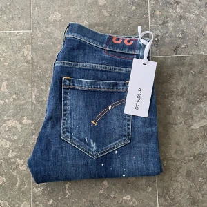Dondup jeans - Dondup George || Aldrig använda || Strlk: 33 passar 32 || Bara att skriva vid frågor och funderingar || Kan gå ner vid snabb affär!🙌||