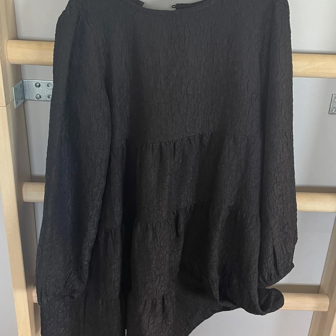 Svart långärmad klänning från Lindex