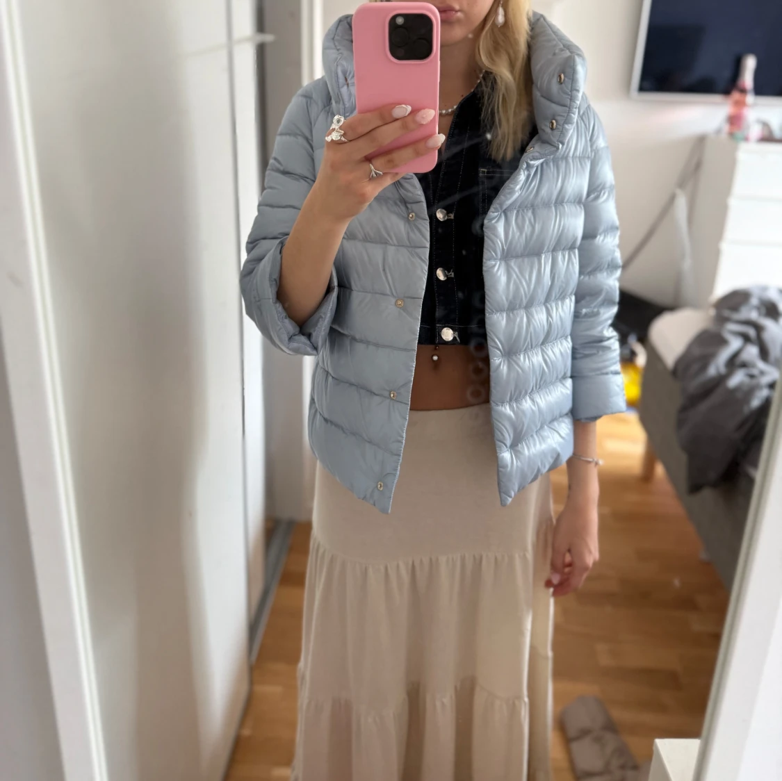 Ljusblå pufferjacka från Herno