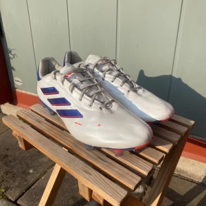 Adidas Copa Sense+ fotbollsskor  - Säljer ett par Adidas Copa Sense+ fotbollsskor. Mindre skador. Pris kan diskuteras 