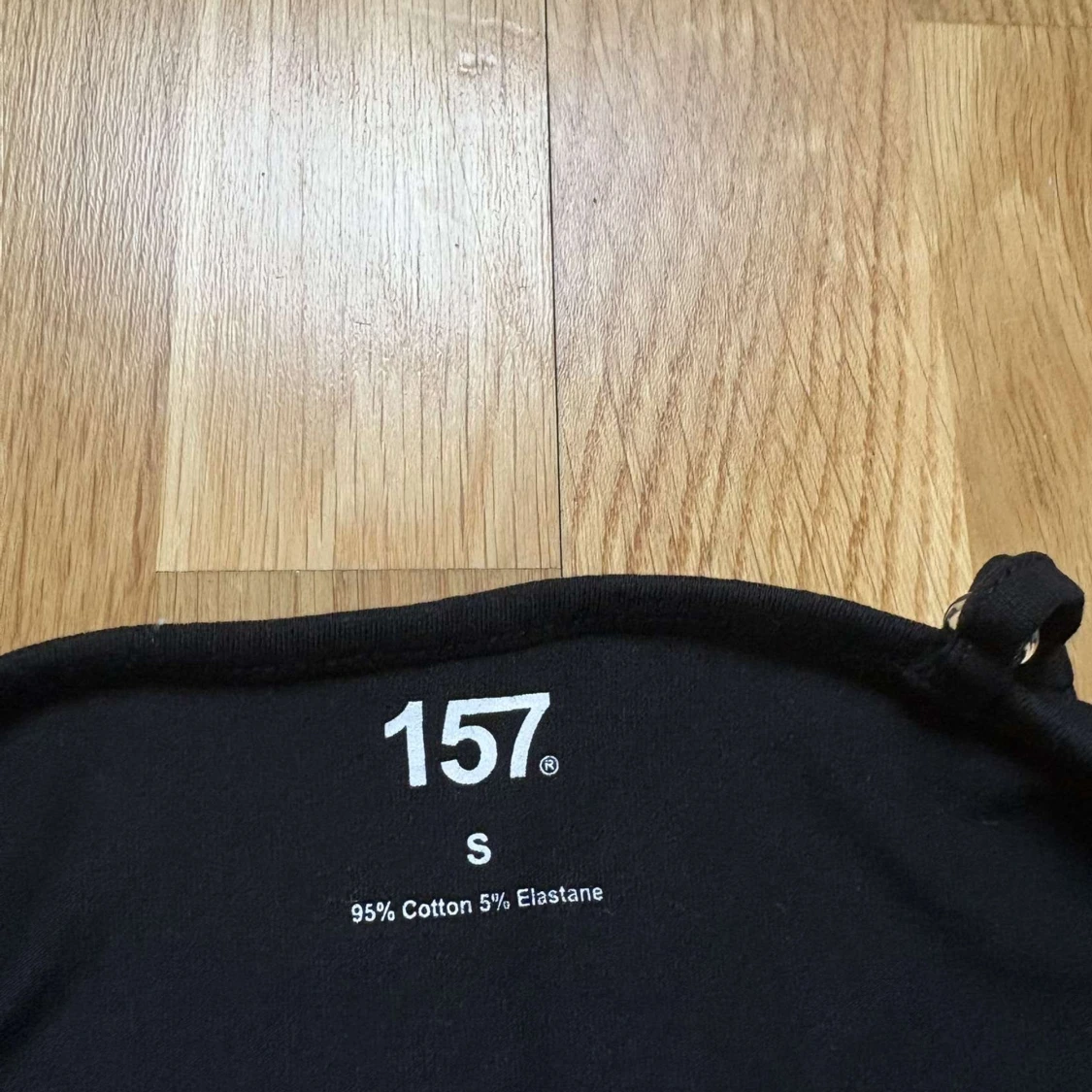 Svart linnetopp från 157 - 1