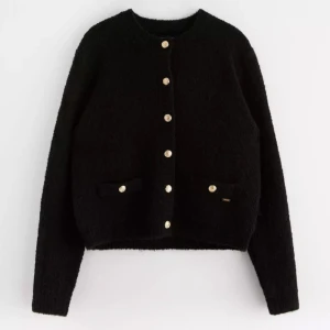 svart kofta med guldddetajer från lindex - svart kofta med guldknappar från lindex.