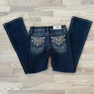 Snygga jeans från Miss Me💙 - Snygga jeans i boitcut från Miss Me. Oanvända. 