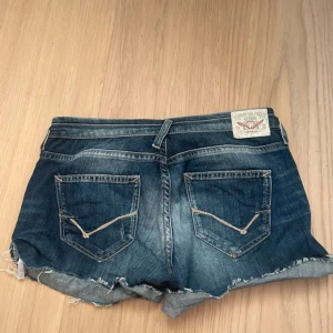 Lågmidjade jeans shorts  - Vintage lågmidjade jeansshorts💞