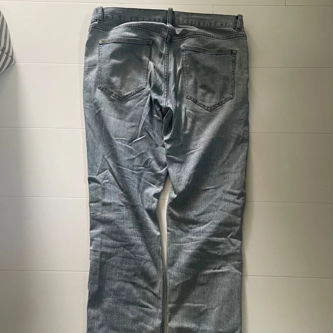 Ljusblå jeansbyxor - 1