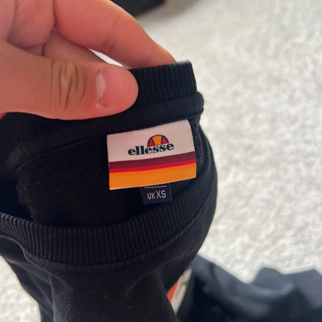 Svart sweatshirt från Ellesse - 1