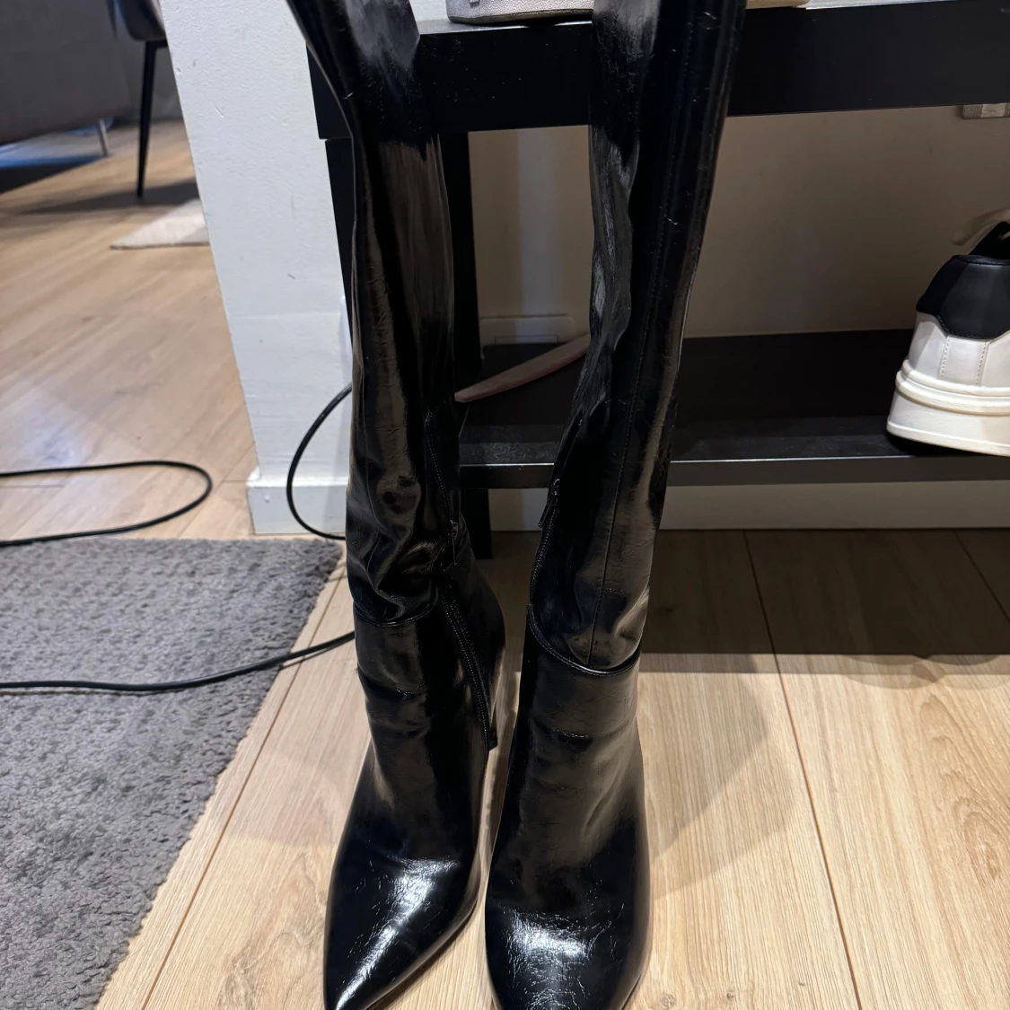 Svarta höga stövlar med klack - 3