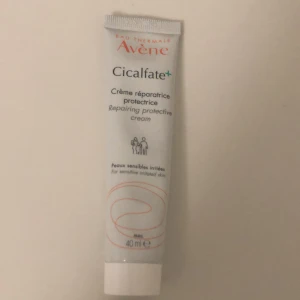Cicalfate+ Crème réparatrice från Avène - Super bra kräm använt ungefär 15-20% därav priset.