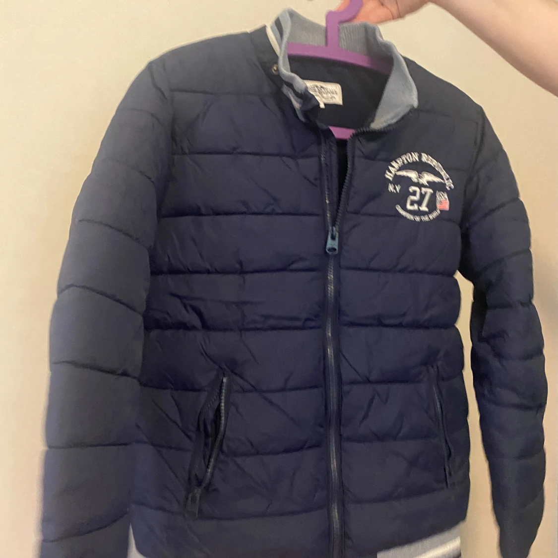 Mörkblå pufferjacka