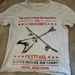 Ljus blå tröja/t-shirt från  Zadig & Voltaire - Ljus blå t-shirt från Zadig & Voltaire 🌸i strl S men passar xs-m💕pris kan diskuteras 💞