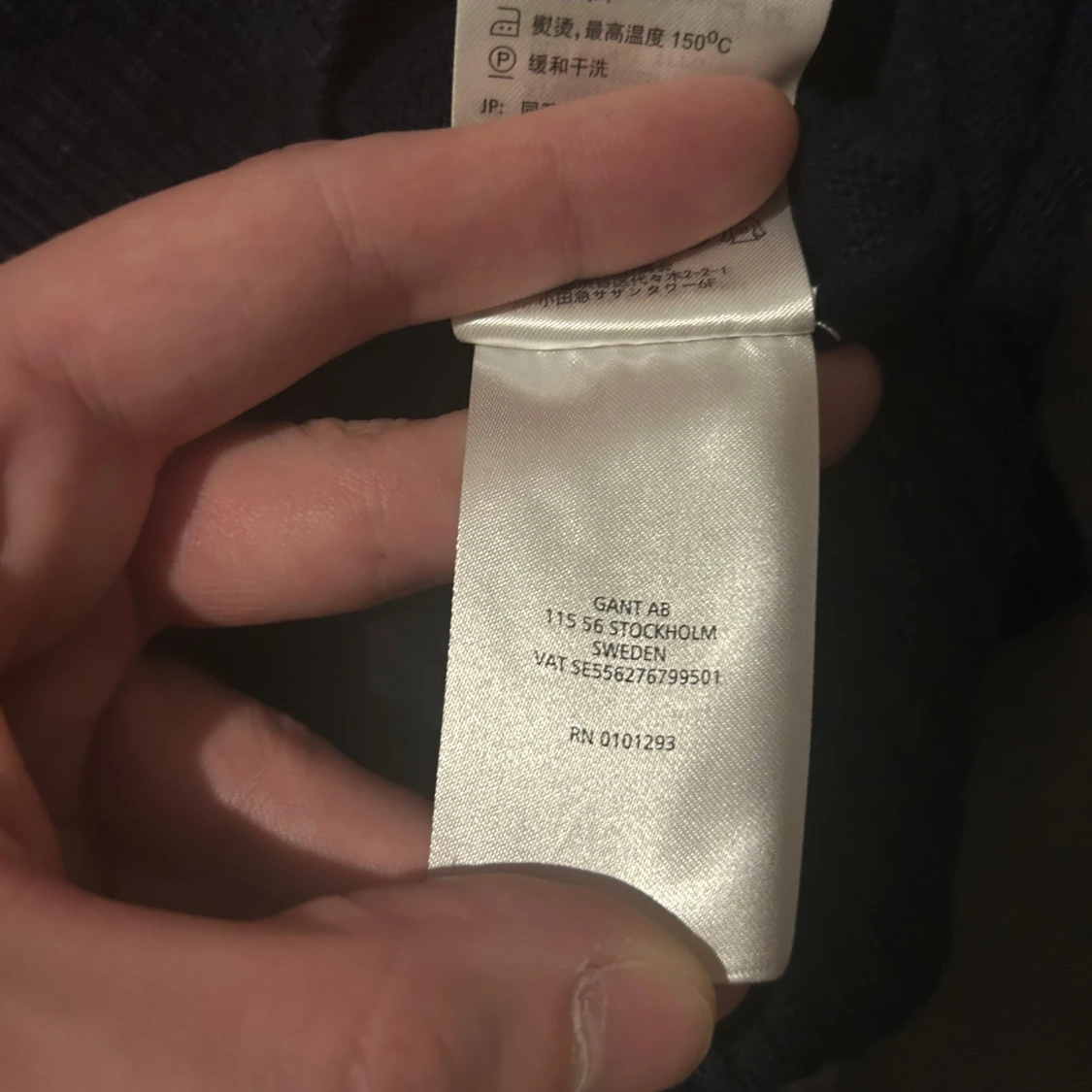 Svart stickad tröja från GANT - 2