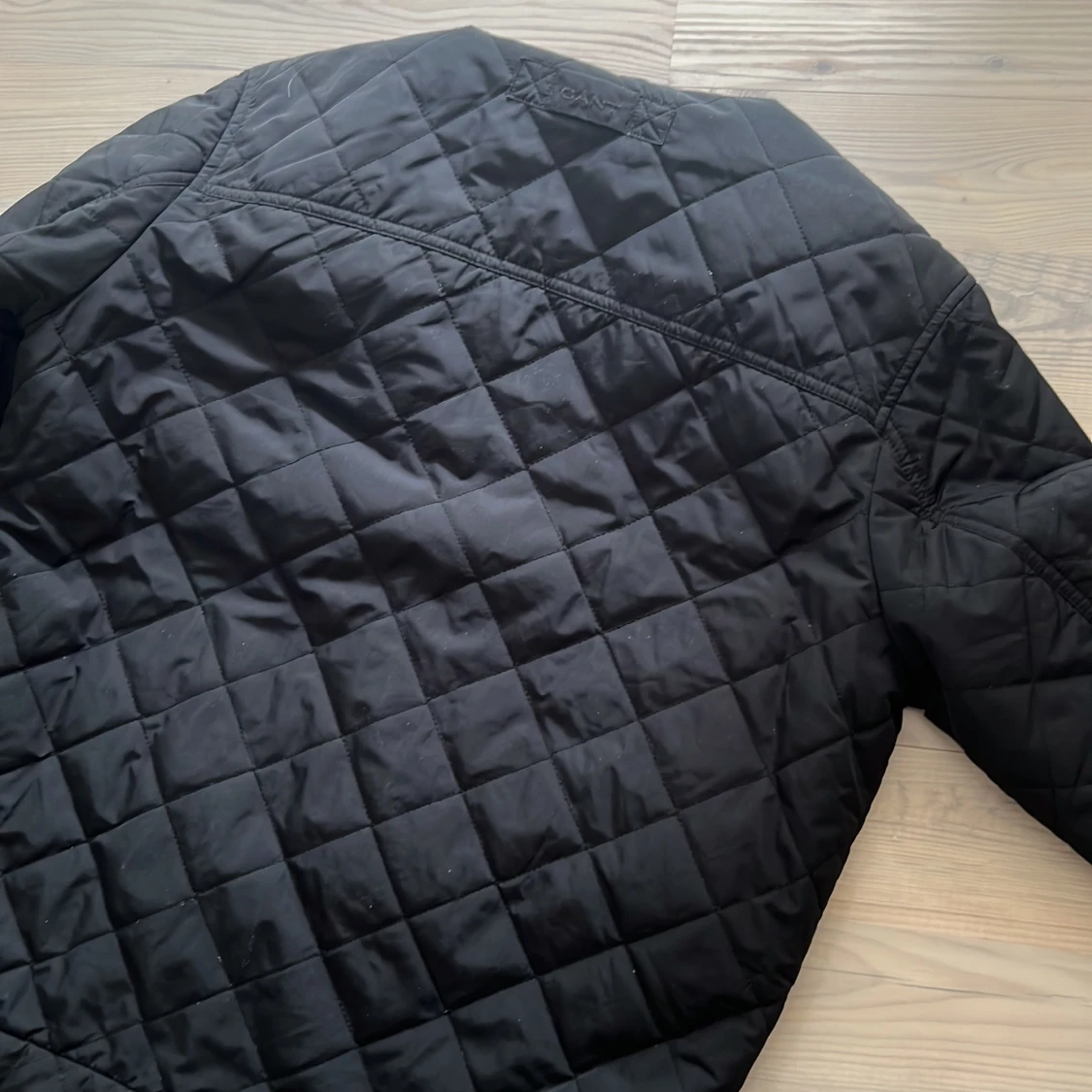 Svart quiltad jacka från Gant - 2