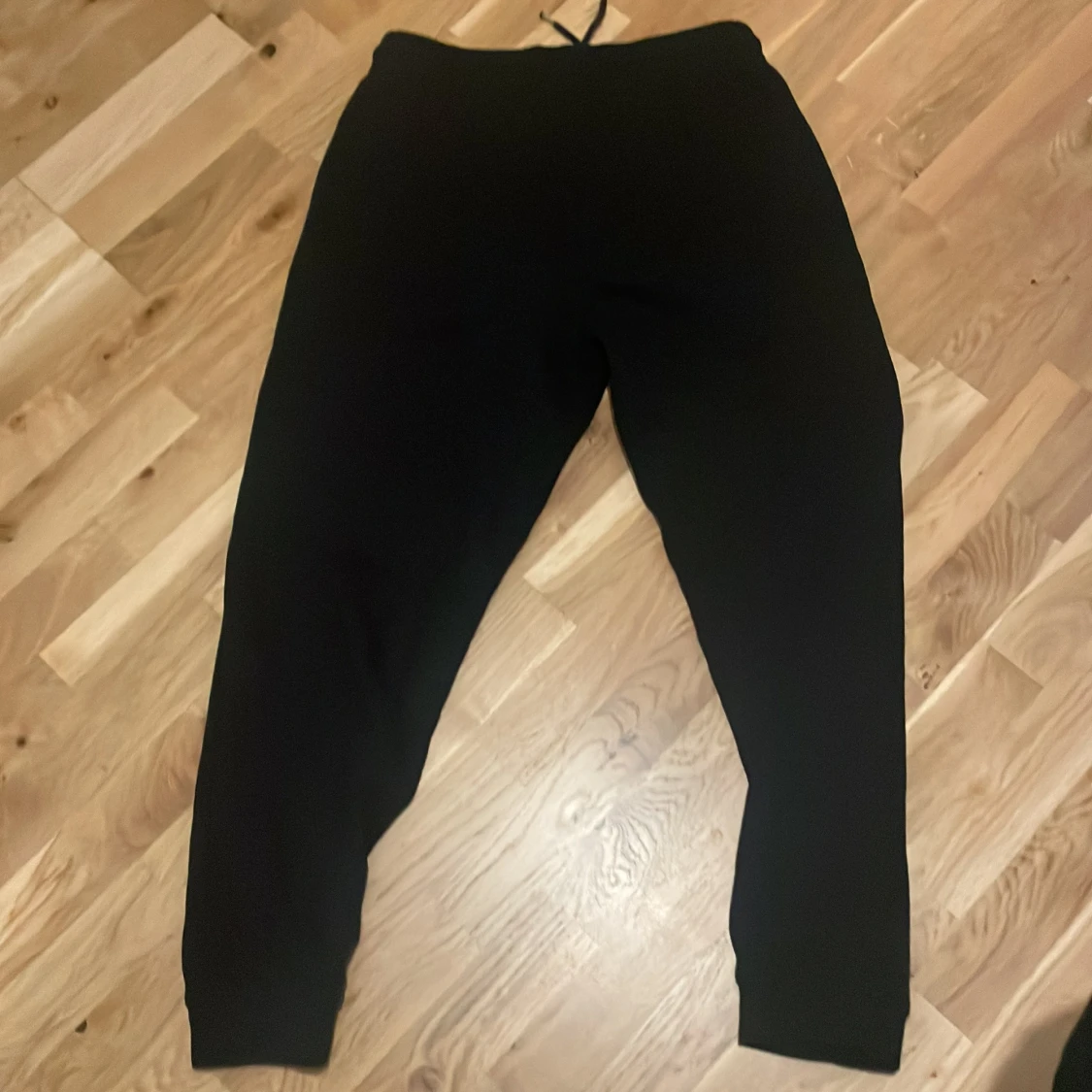 Svarta mjukisbyxor från H&M - 1